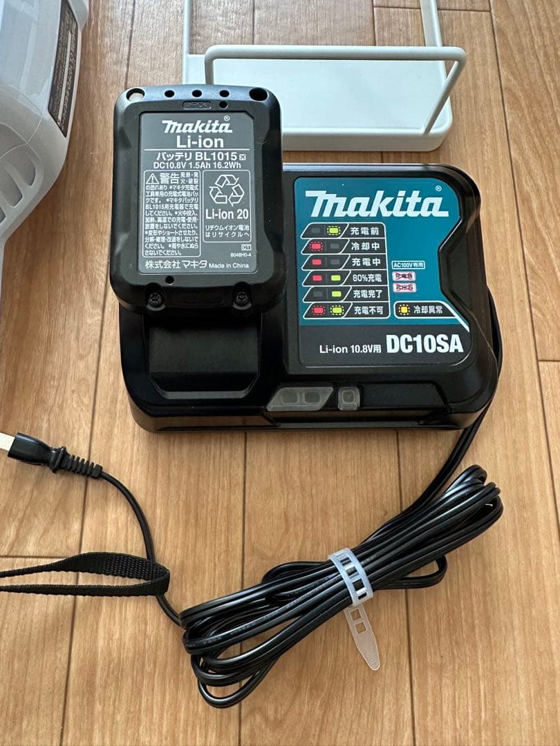 makita CL107FD 充電式クリーナー スタンド付き