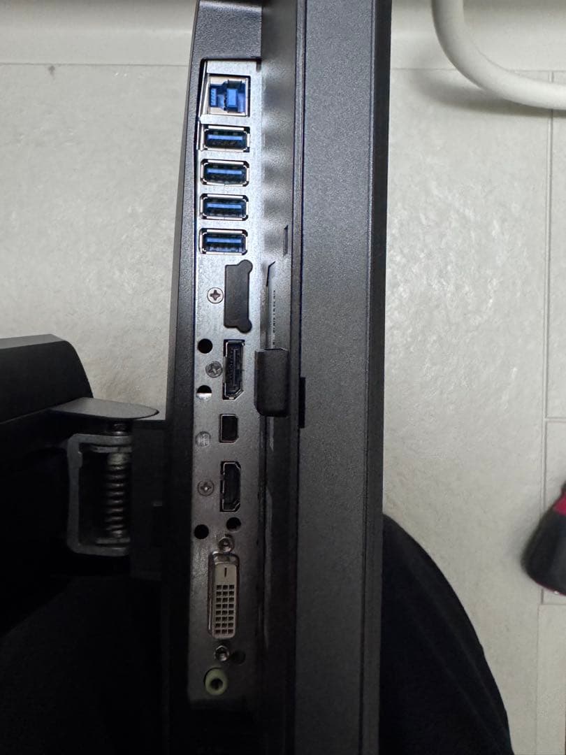 HP 24インチモニター K7B994A ※底面固定ねじ1箇所欠品