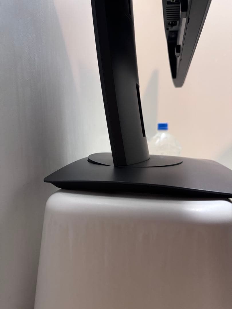 HP 24インチモニター K7B994A ※底面固定ねじ1箇所欠品