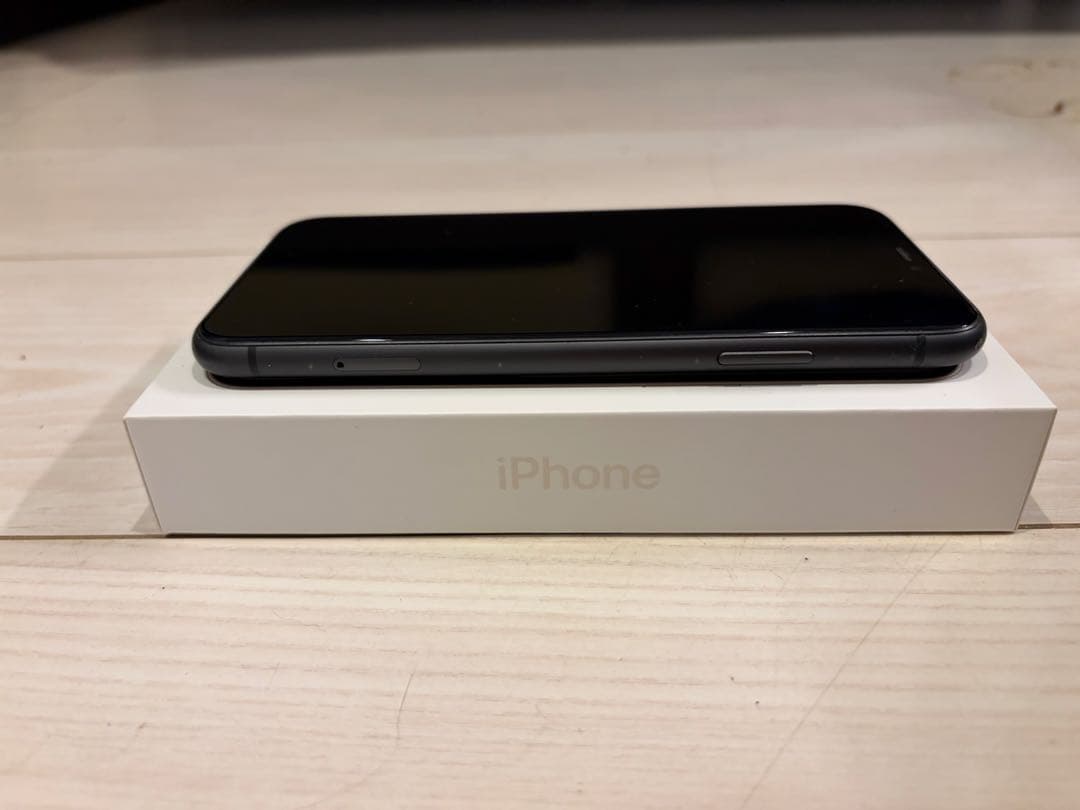 Apple iPhone 11 黒64GB