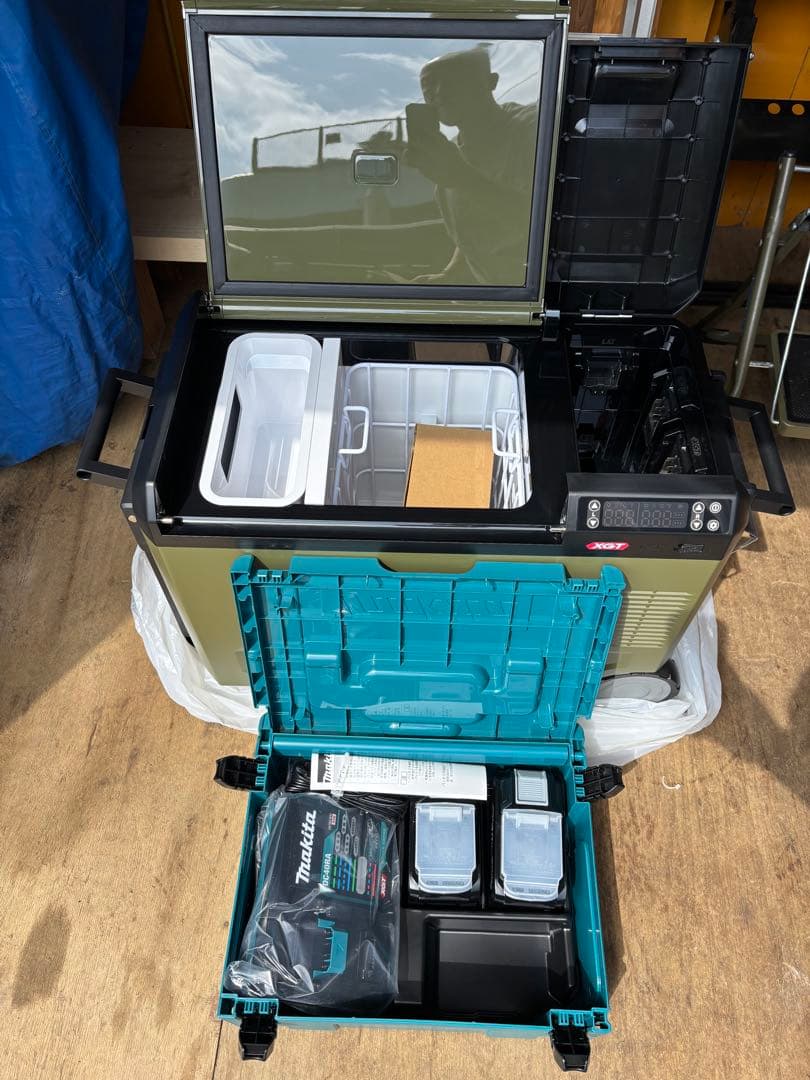 ポ*ん様 Makita CW004G 冷温庫 29L 8Ahバッテリーセット