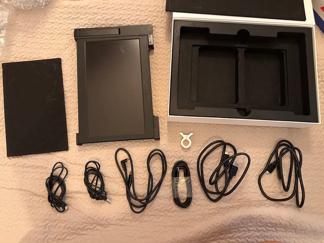 Aqual モバイルデュアルディスプレイ（AXD116M）