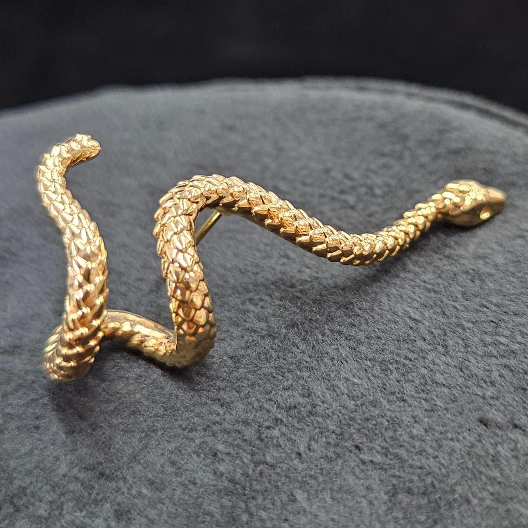 幸運の輝き！18金 K18 YG 立体的 スネーク 蛇 片耳 ピアス 左耳用