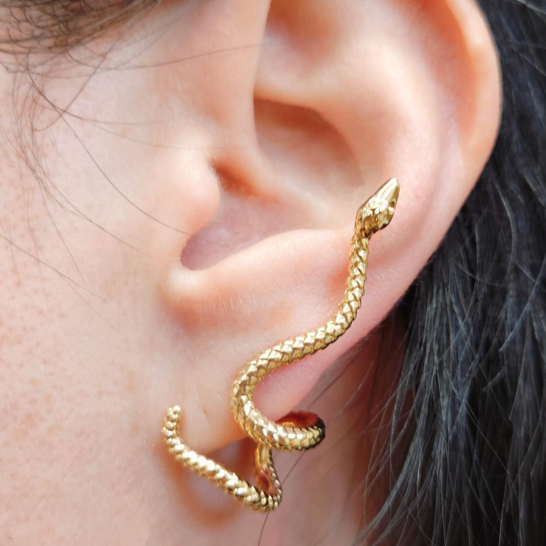 幸運の輝き！18金 K18 YG 立体的 スネーク 蛇 片耳 ピアス 左耳用