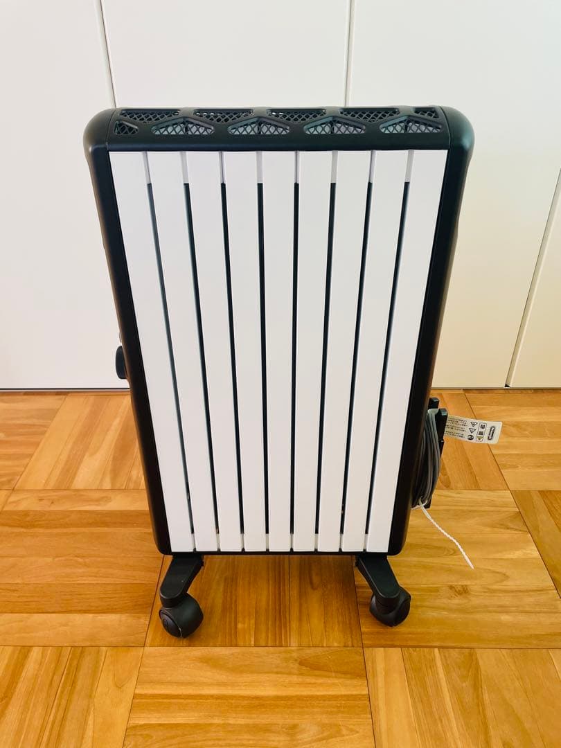 デロンギ　MDHU12 オイルヒーター 縦型スリムデザイン　リモコン付き