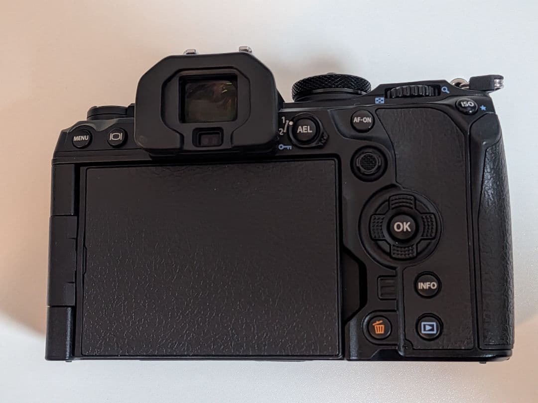 ショット数極小美品︰OM SYSTEM OM-1 ミラーレス一眼カメラ