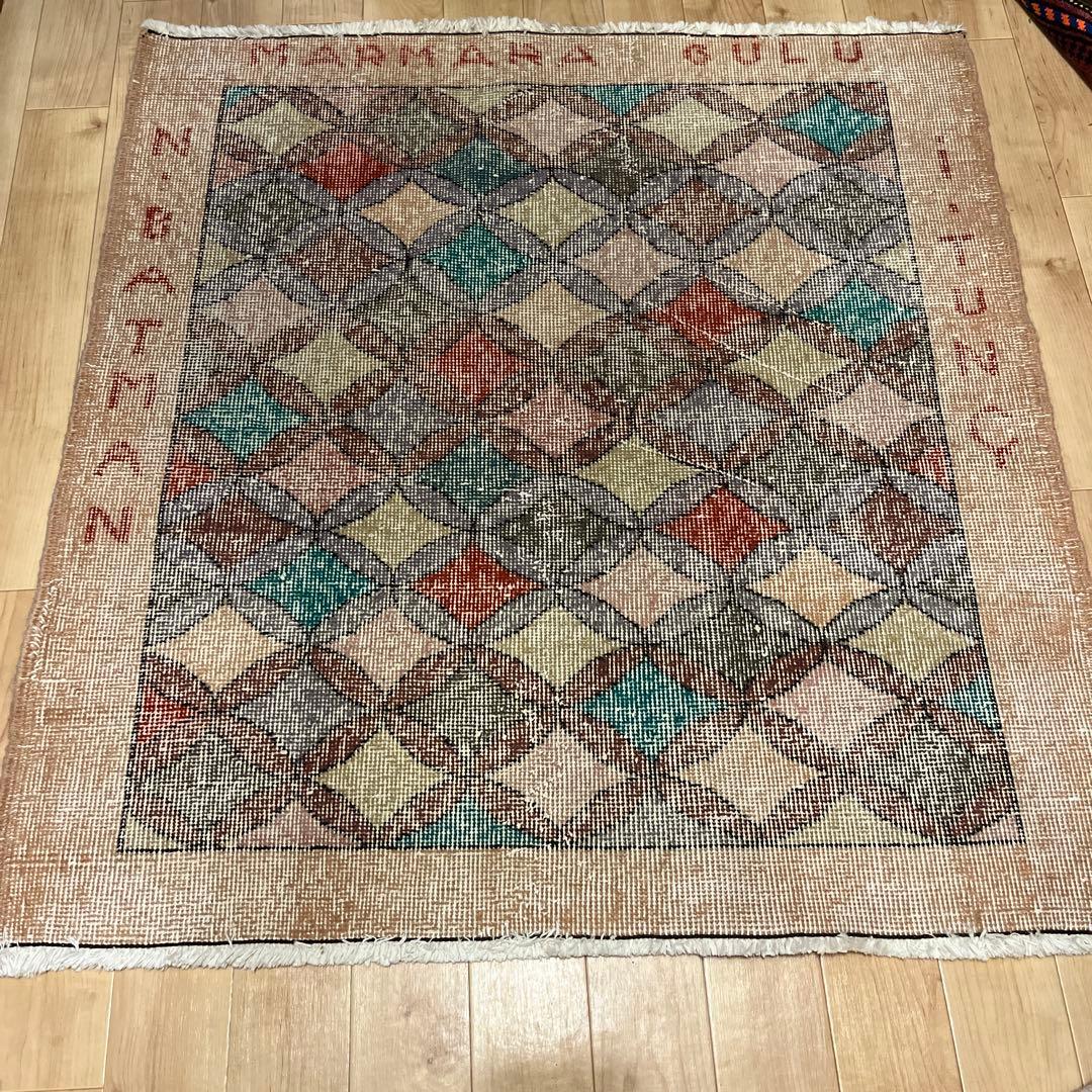 トルコヴィンテージラグ　正方形　110×104
