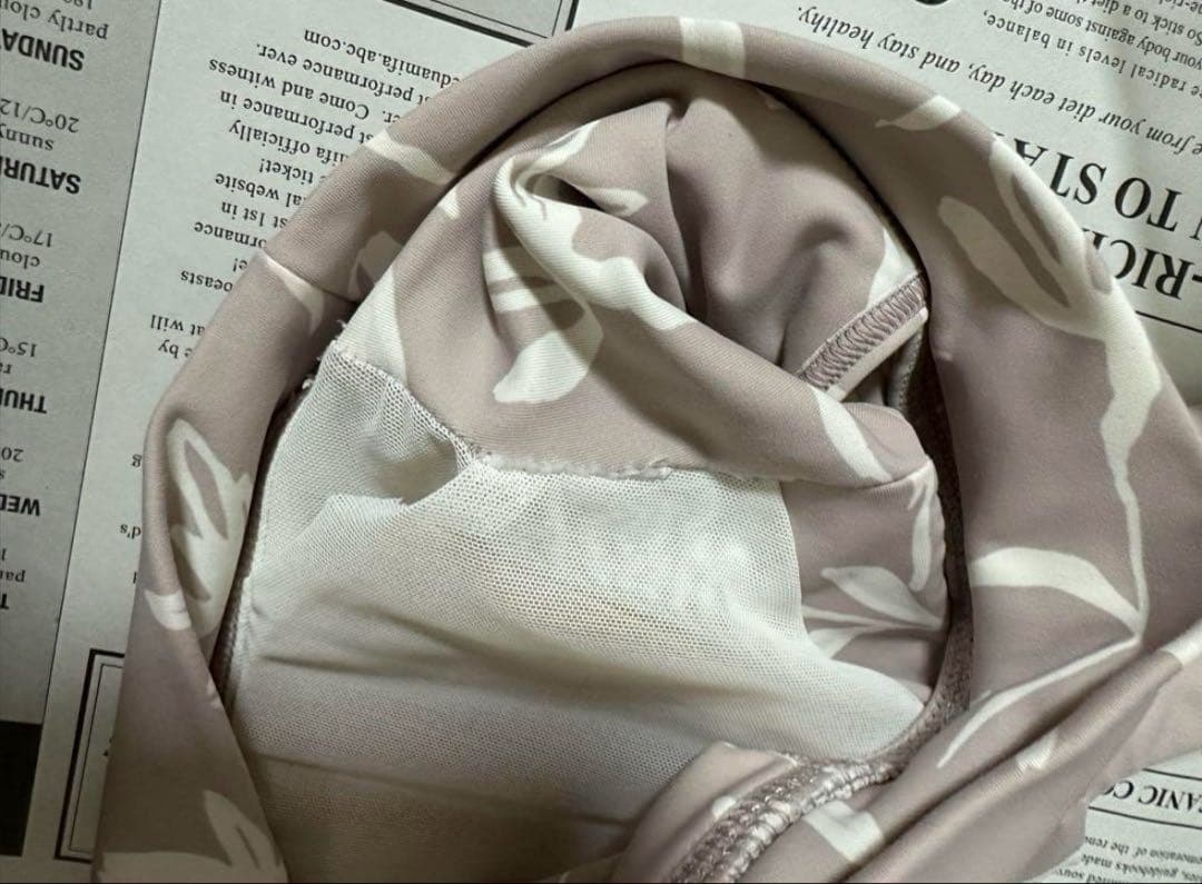 emmi yoga　ニューパウダリーフラワーレギンス＆トップスセット　完売品