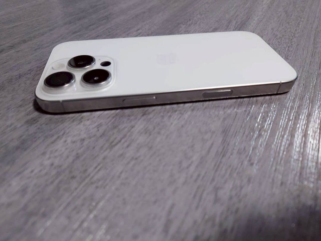 Apple iPhone 16 Pro ホワイト 本体