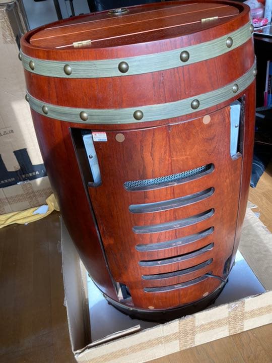 アンティークな樽型デザインのワインクーラーです。(赤字値段)