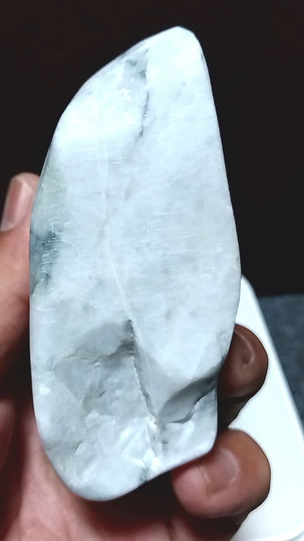 ★翡翠原石★糸魚川硬玉【横川・転石磨き470ｇ】