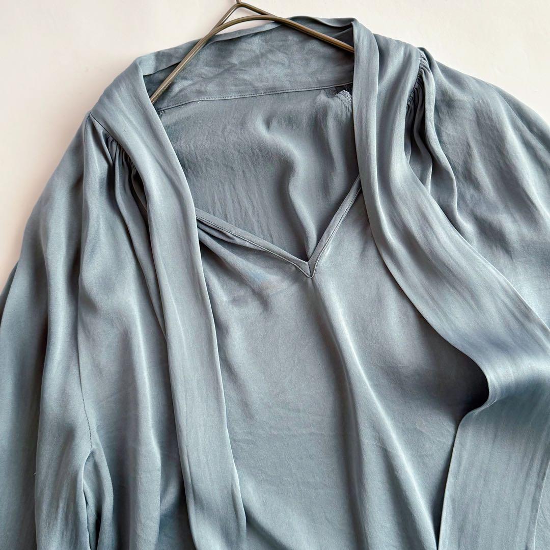 トゥモローランドコレクション ウォッシャブルサテン ボウタイギャザーブラウス