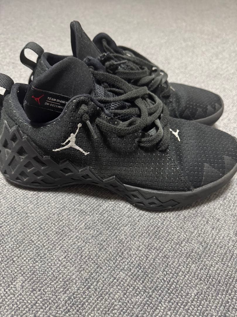 NIKE Jordan ジャンプマン ダイヤモンド ミッドバスケットシューズ