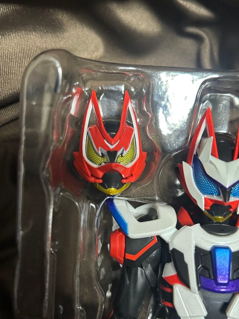 【中古品】フィギュアーツ 仮面ライダーギーツ レーザーブーストフォーム