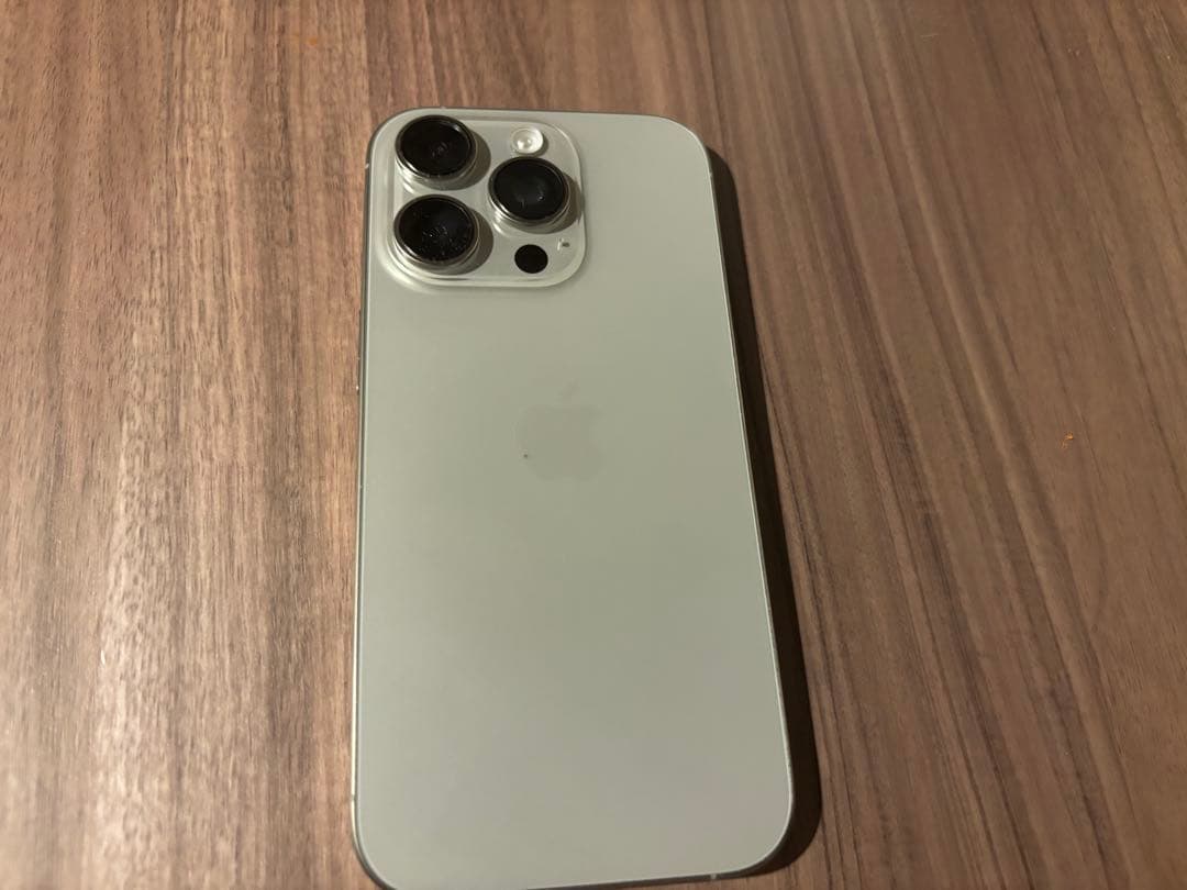 Apple iPhone 16pro本体　美品