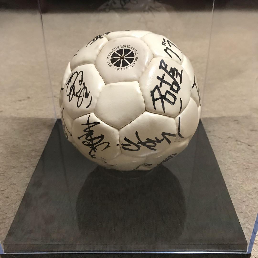 名古屋グランパス　1993年初代ベンチ入りメンバー直筆サインボール