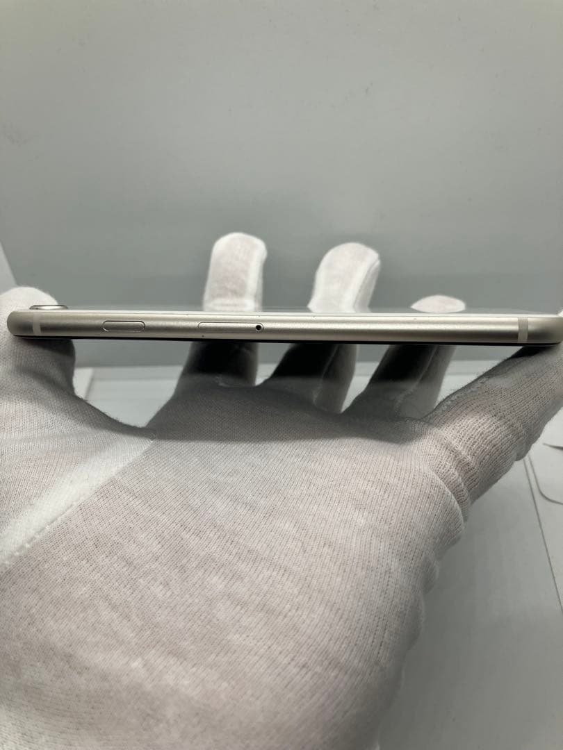 ぽ*す様 美品 バッテリー100% iPhone SE 第3世代 128GB ホ