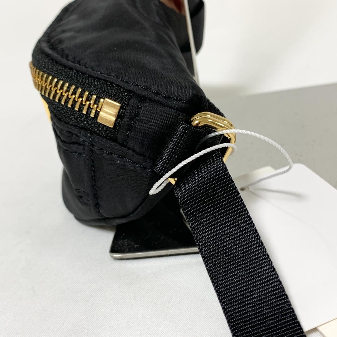 新品タグ付　シータパランティカ　ボディバッグ　ポーチ　ナイロン　ゴールド金具　黒