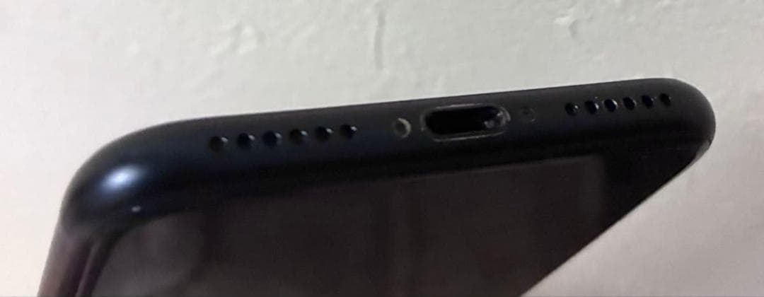 iPhone se 第3世代 128gb ミッドナイト 本体 SIMフリー