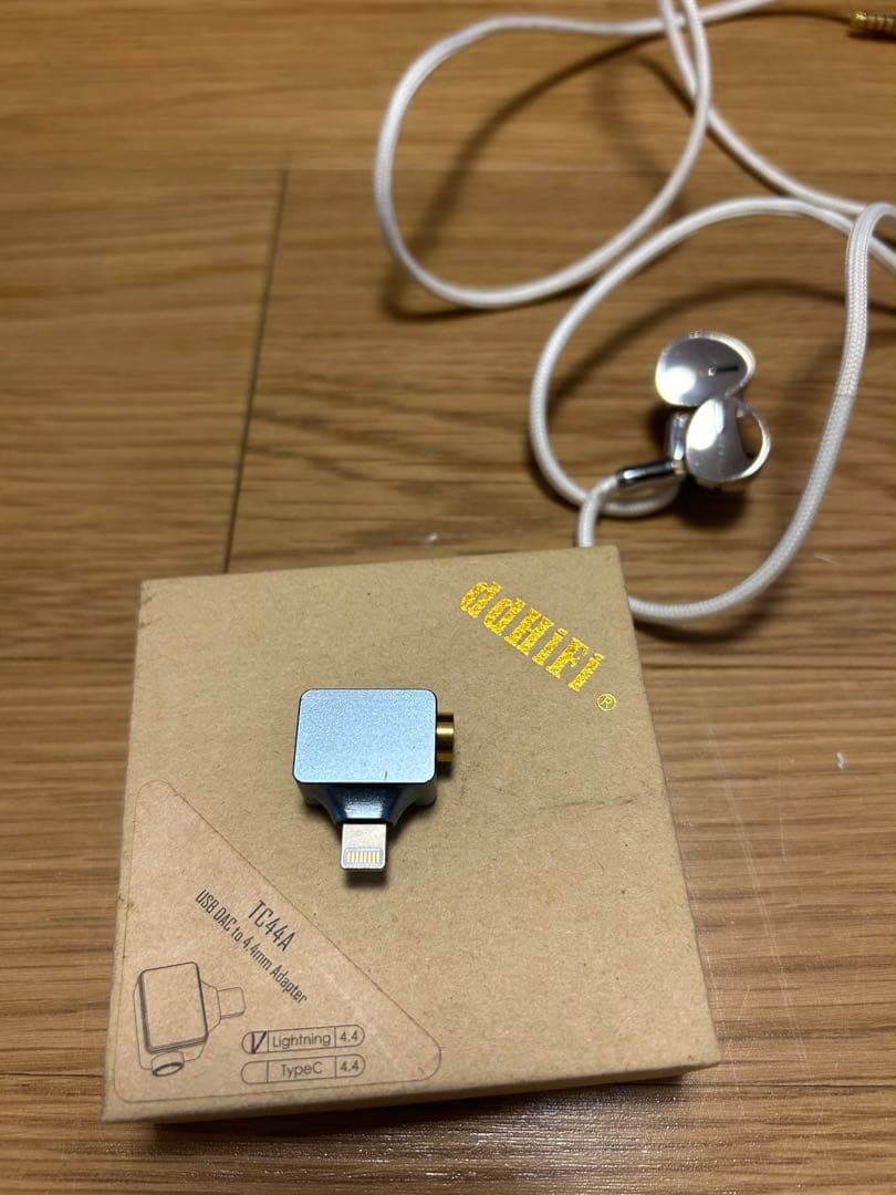 TIMSOK 有線イヤホン シルバー　Lightning用アダプタ付き