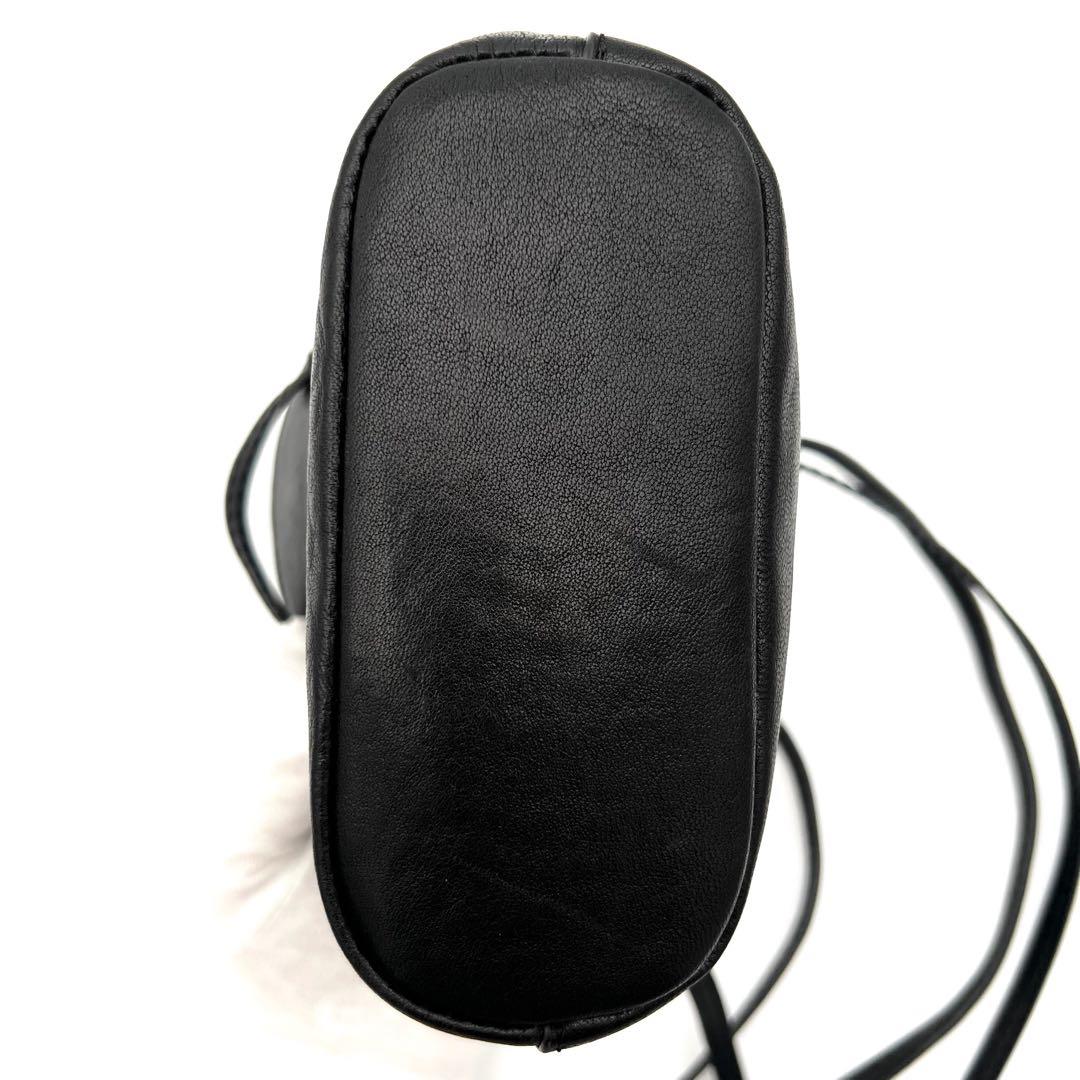 極美品　MIU MIU　ナッパレザー　巾着バッグ　斜め掛け　ショルダーポーチ　黒