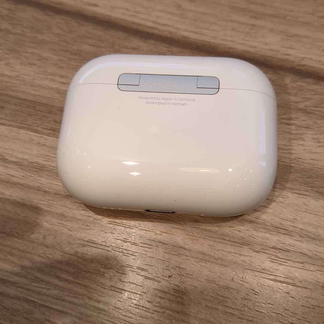 美品　Apple AirPods Pro 第3世代 充電ケース A3122 66