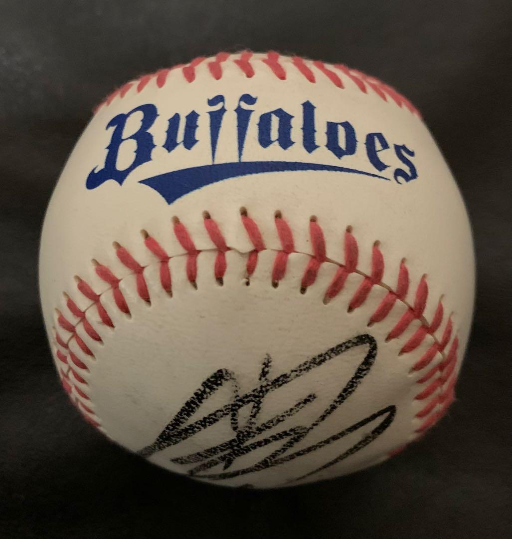 オリックスバッファローズ　山本由伸　球団ロゴ入り直筆サインボール