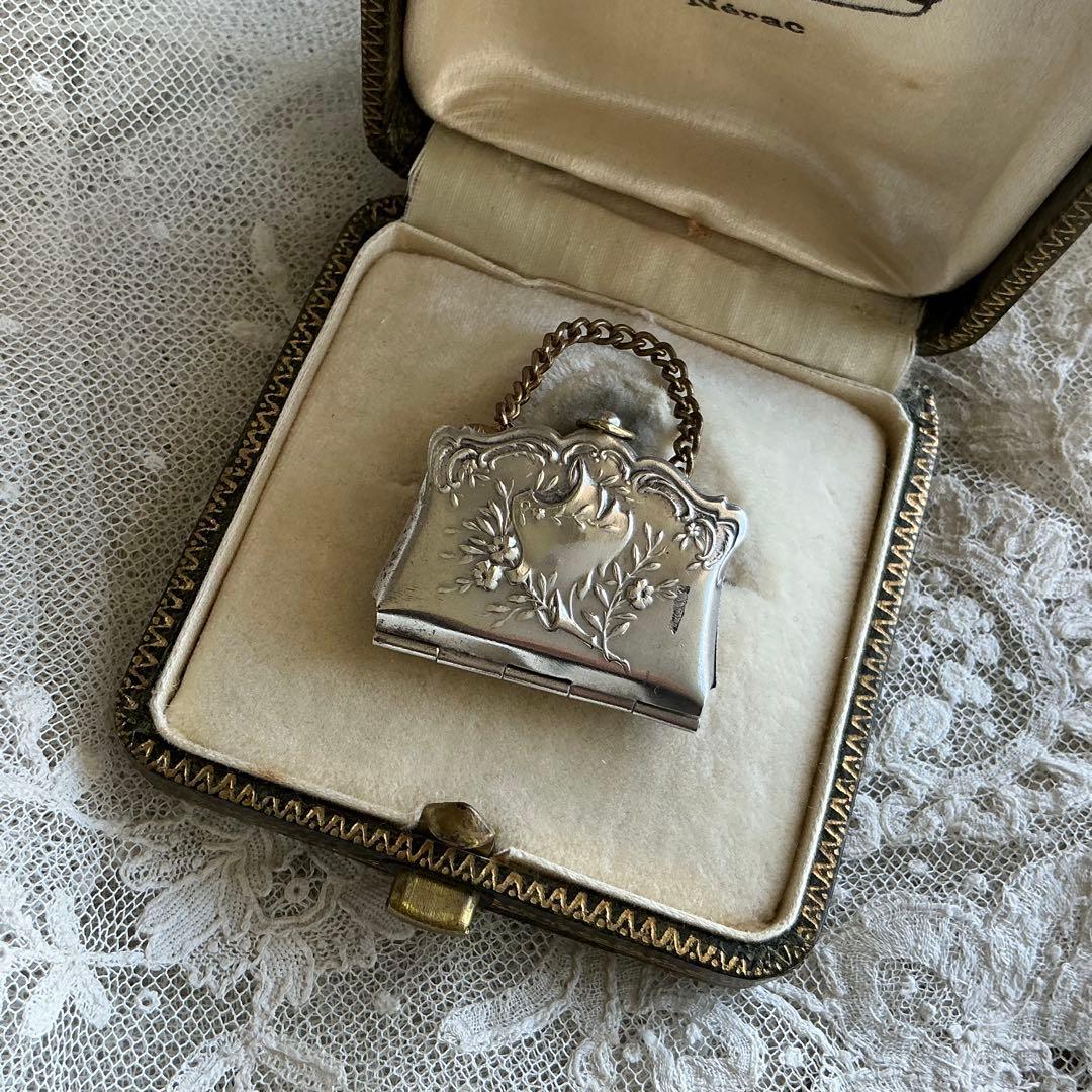 ８：フランス　アンティーク　ミニチュア　ハンドバッグ　シルバープレート　ドール