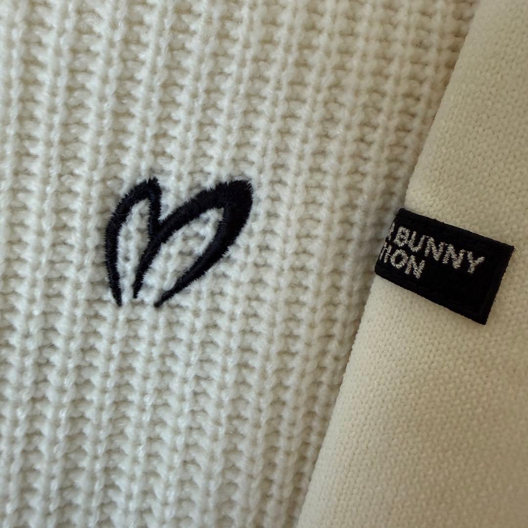 現行モデル　防寒　蓄熱　裏地付　マスターバニー　ニット　M〜L相当　白　セーター