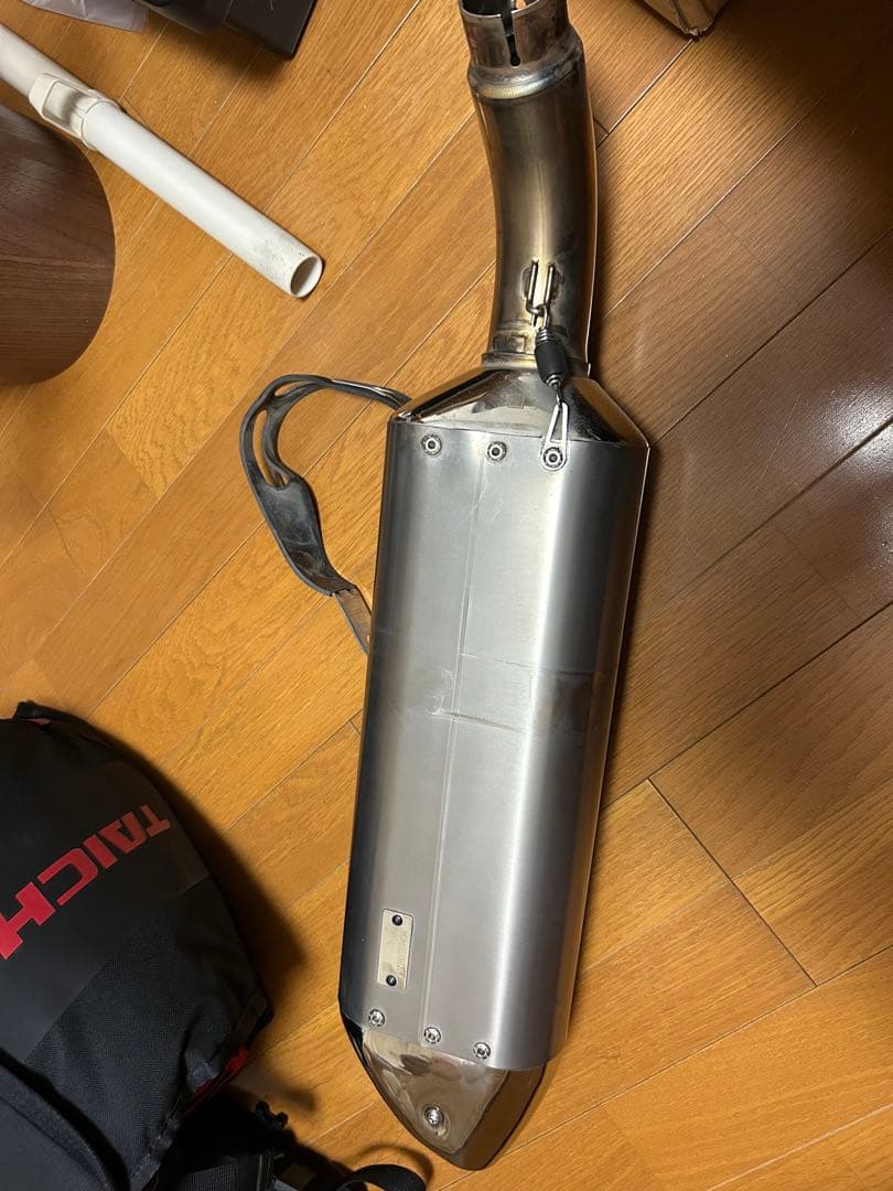 ヨシムラ　スリップオン　R-77Jサイクロン　SV650