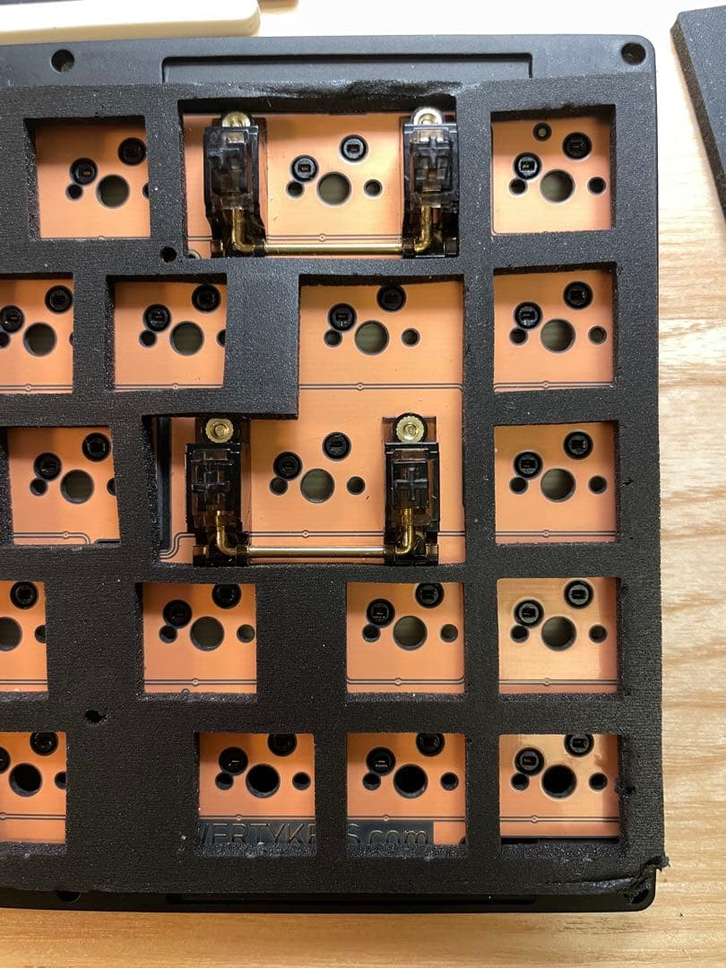 QK65 R1 (green and gold) 自作キーボード