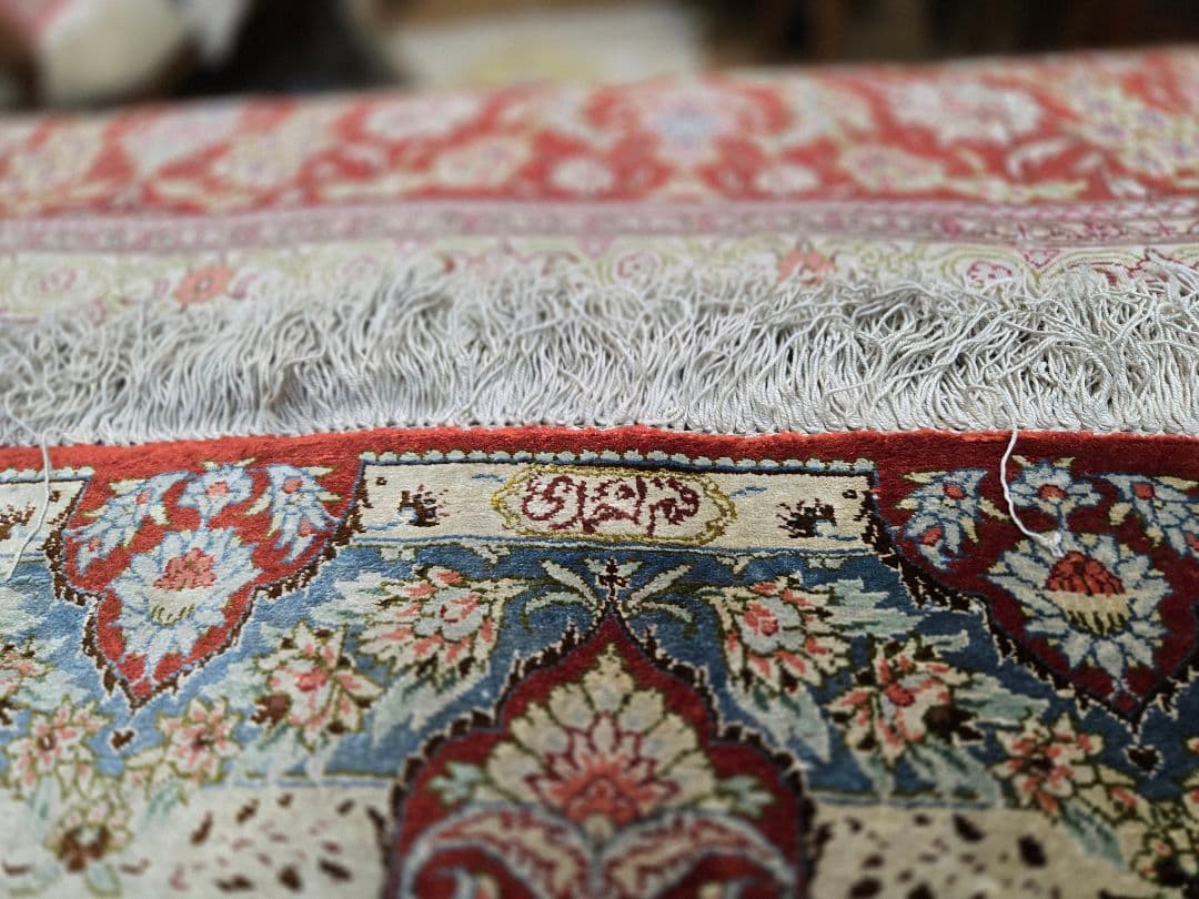 ペルシャ絨毯 クム産Ahmadi工房本物保証手織りシルク126cm×80cm