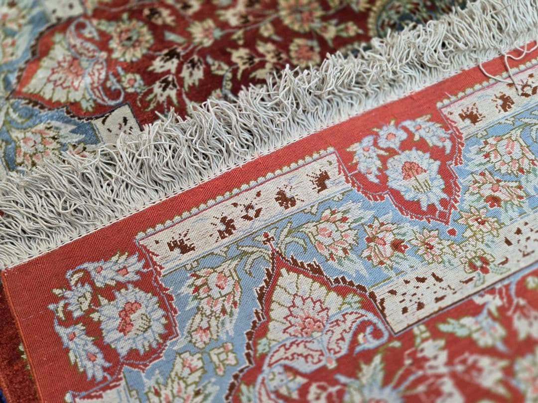 ペルシャ絨毯 クム産Ahmadi工房本物保証手織りシルク126cm×80cm