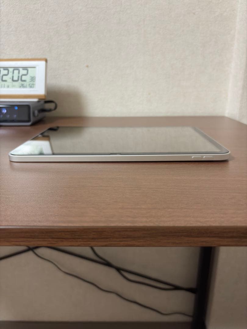 iPad 第10世代（シルバー、64GB、Wi-fi）他ケース