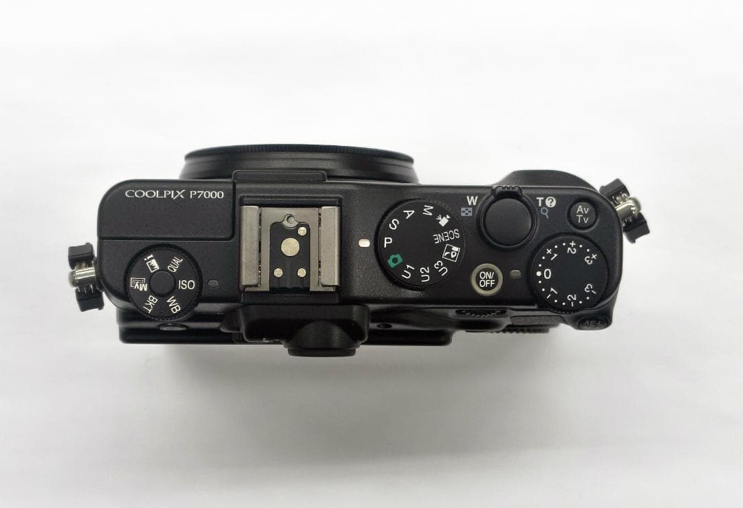 【中古品】 ニコン COOLPIX P7000 美品