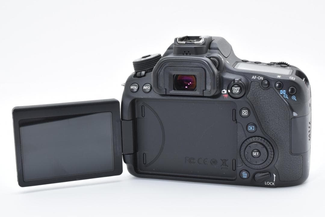 ■ 美品 ■ キヤノン　Canon EOS 80D レンズキット