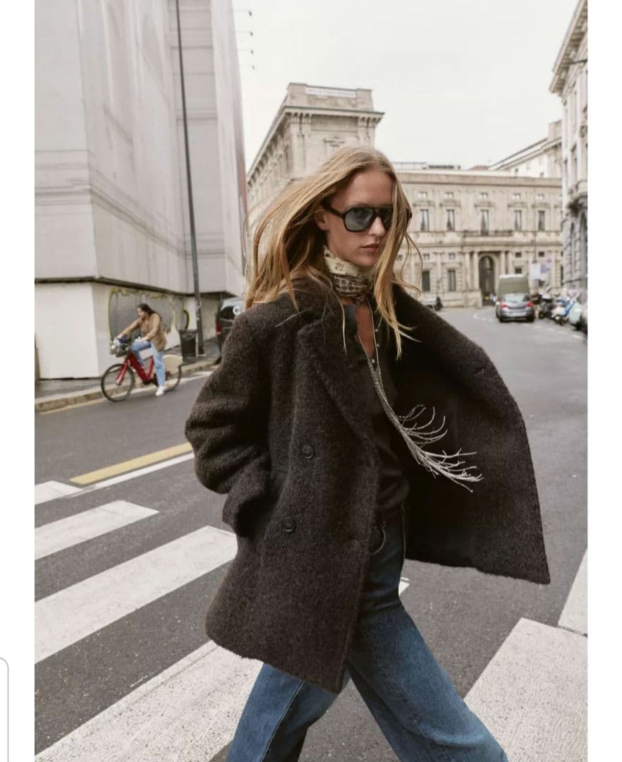 【大人気】ZARA ブークレダブルブレストミディ丈コート （L）