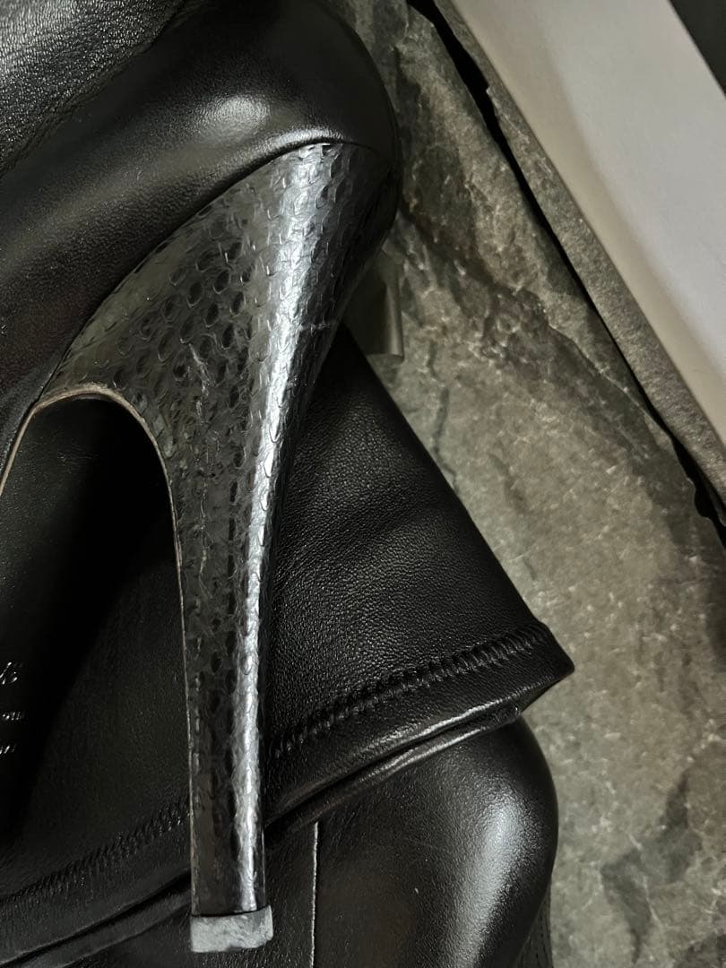 Alexander McQueen 新品　サイハイブーツ　ブラック