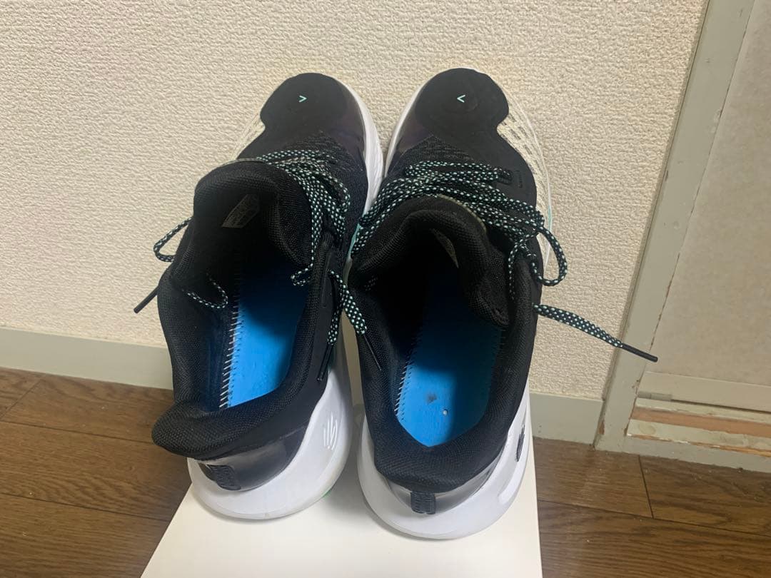 週末限定値下げ curry11 27㎝ アンダーアーマー カリー バッシュ