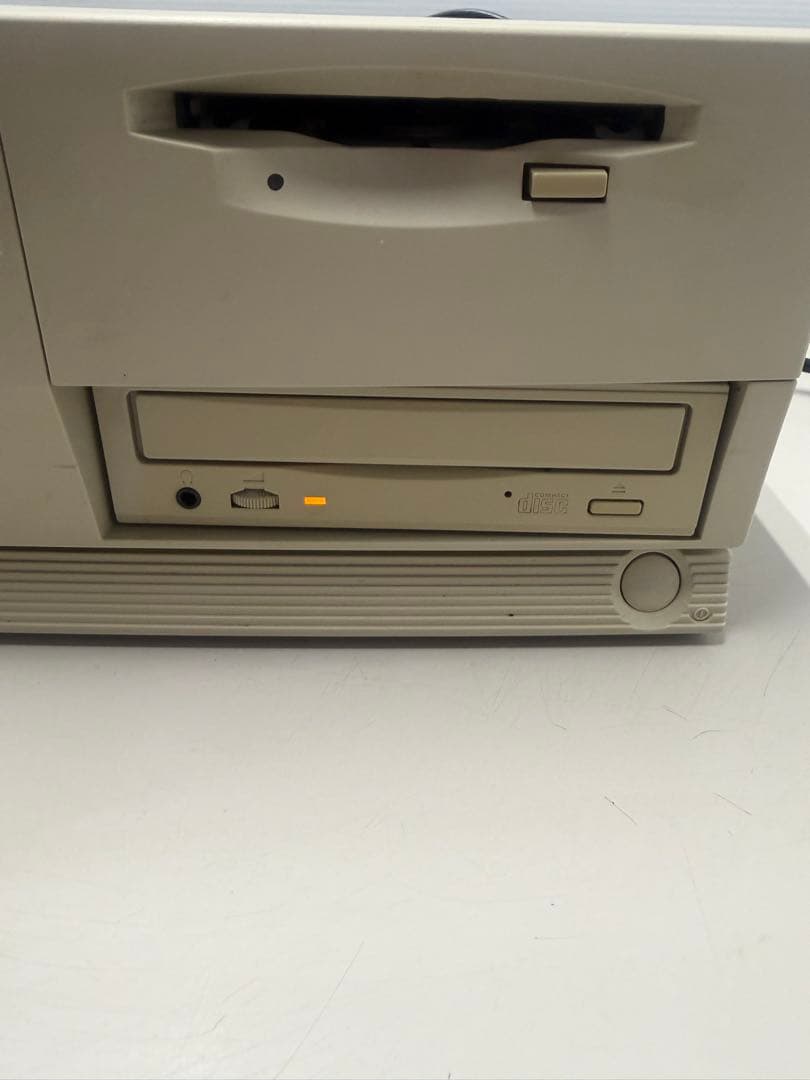 PC-9821 V16 本体 通電確認済み （ジャンク）