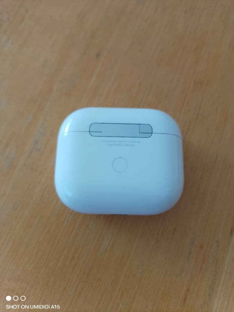 こ*う様 AirPods3 本体 ホワイト 充電ケース付き