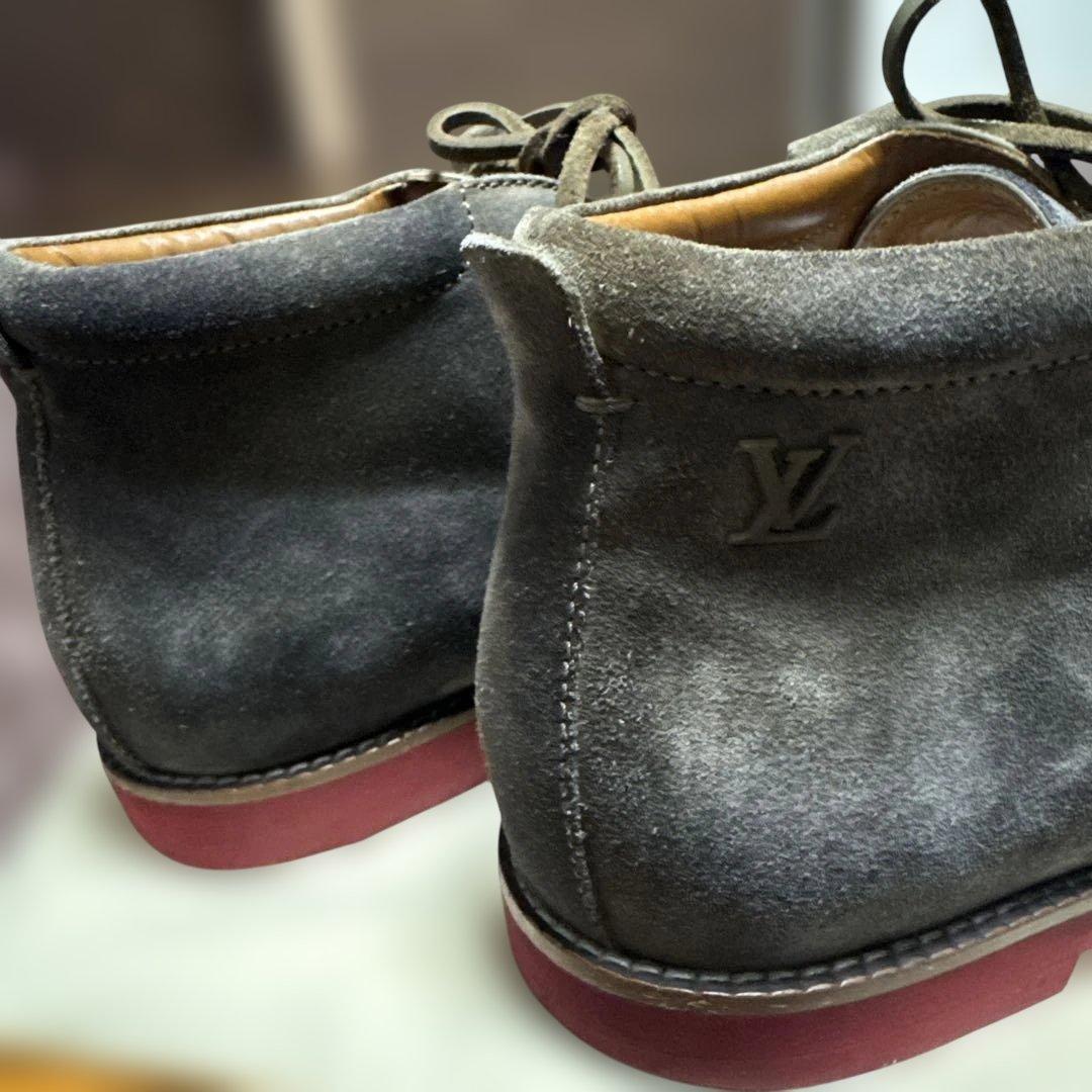 ルイヴィトン　グレー スエード チャッカブーツ 保存袋付き