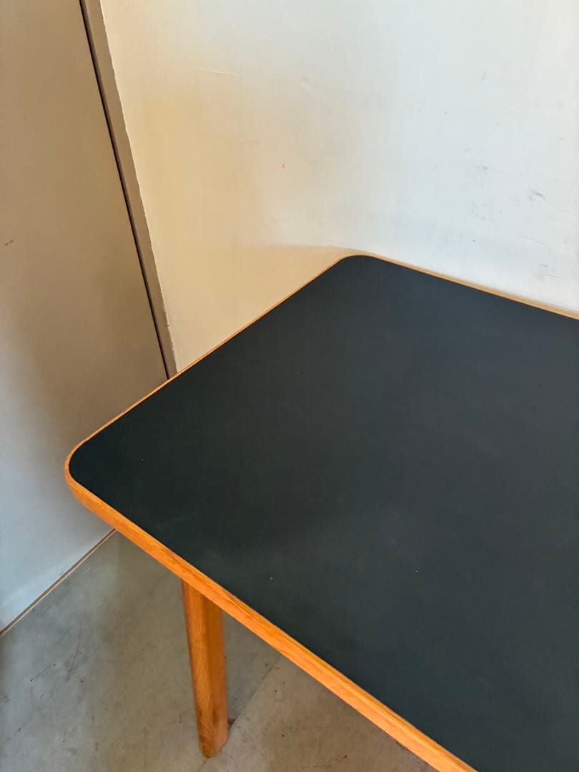 Actus アクタス　サークル デスク リノリウム