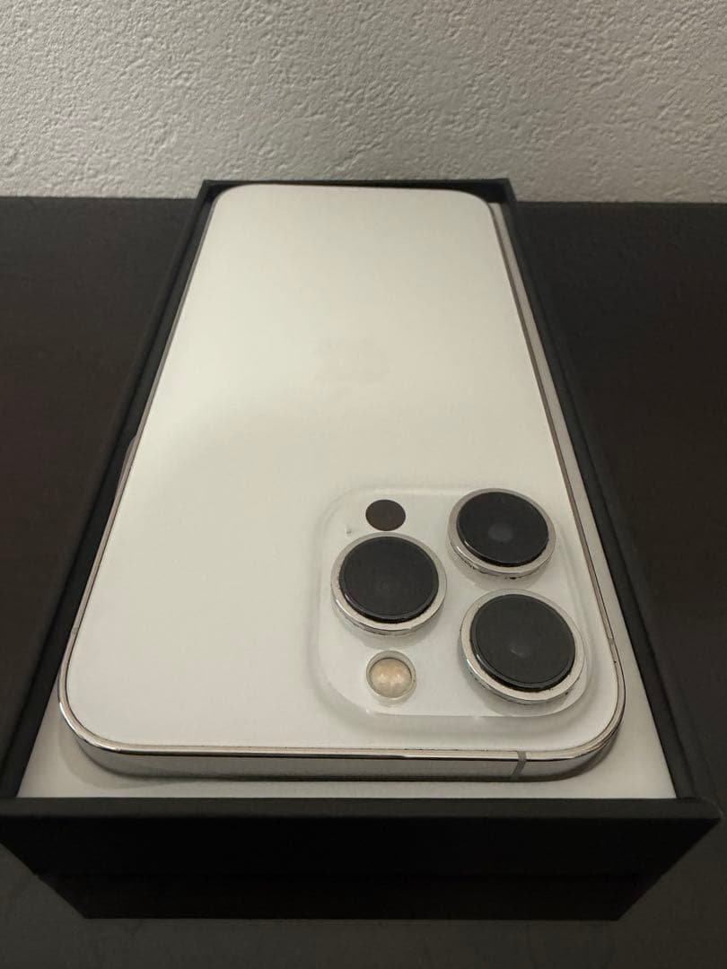 Apple iPhone 13 Pro シルバー 本体 箱付き　SIMフリー