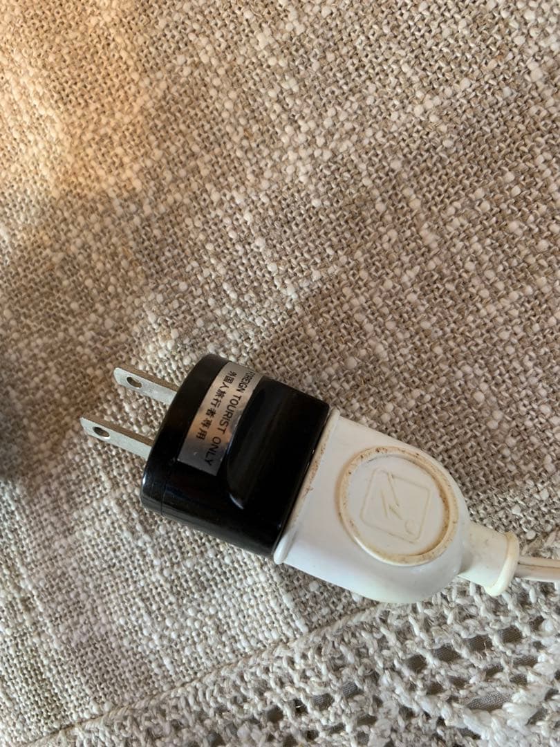 フランス製　アンティーク　スミレ柄の赤いシェードがプードルみたいな可愛いランプ！