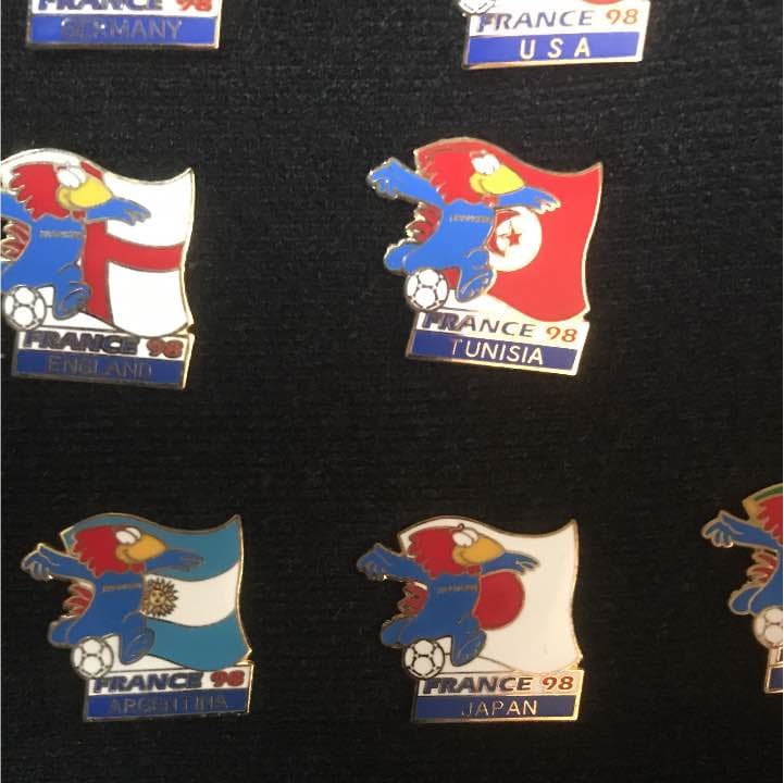 FIFA WORLD  CUP98   32か国&トロフィーピンバッチ