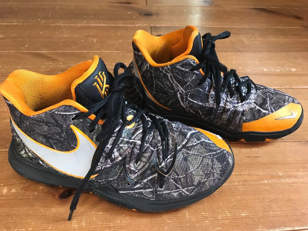 【レア】NIKE カイリー5 タコＰＥキッズ　22.5センチ　ナイキ　バッシュ