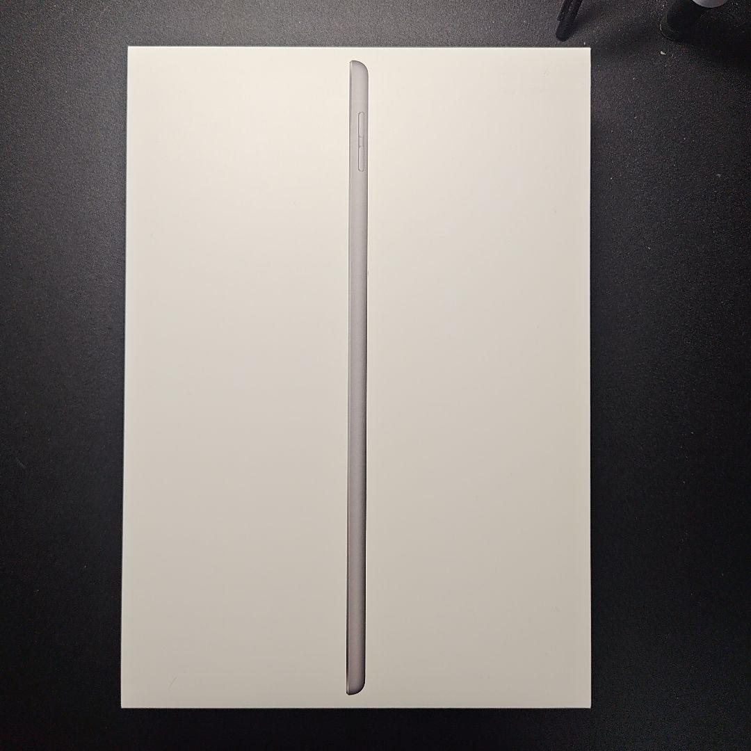 Apple iPad 第7世代　シルバー ケース付き