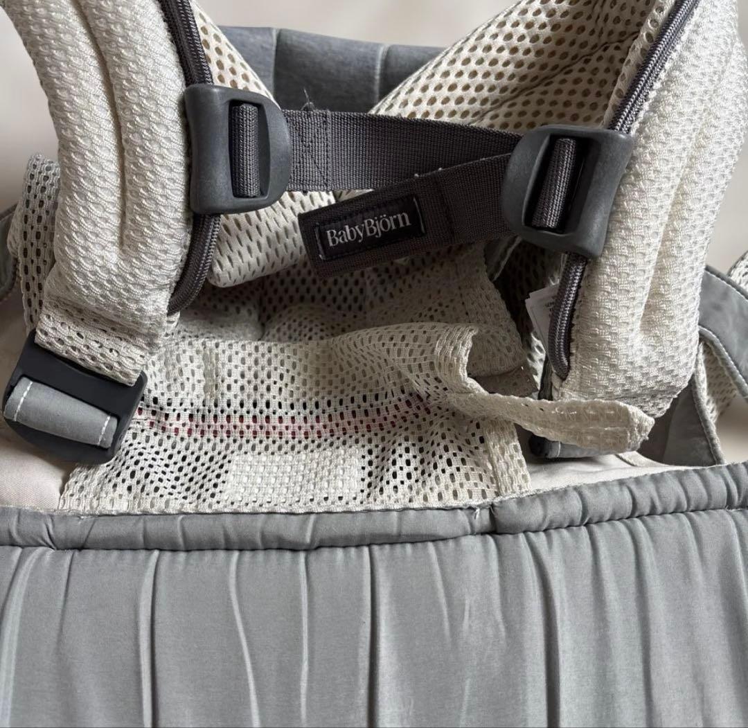 最上級　BabyBjörn 抱っこひも ハーモニー クリーム　ベビービョルン