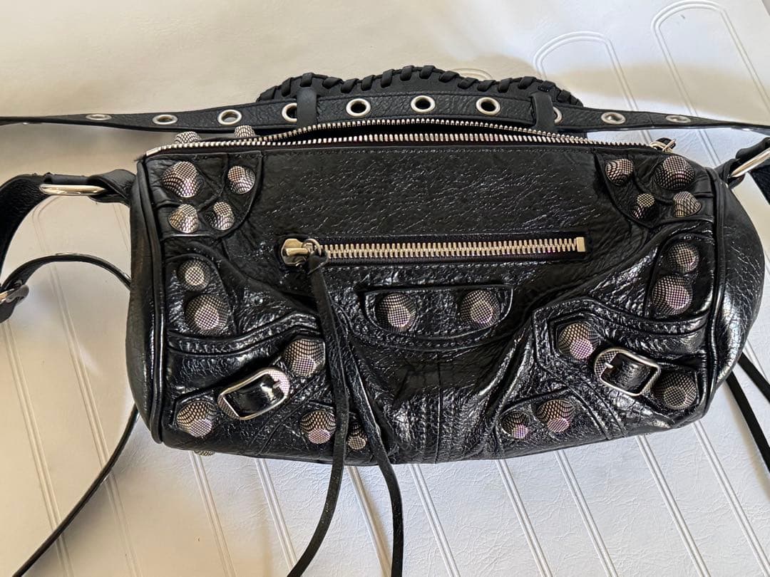 バレンシアガ ルカゴール シリンダーバッグ